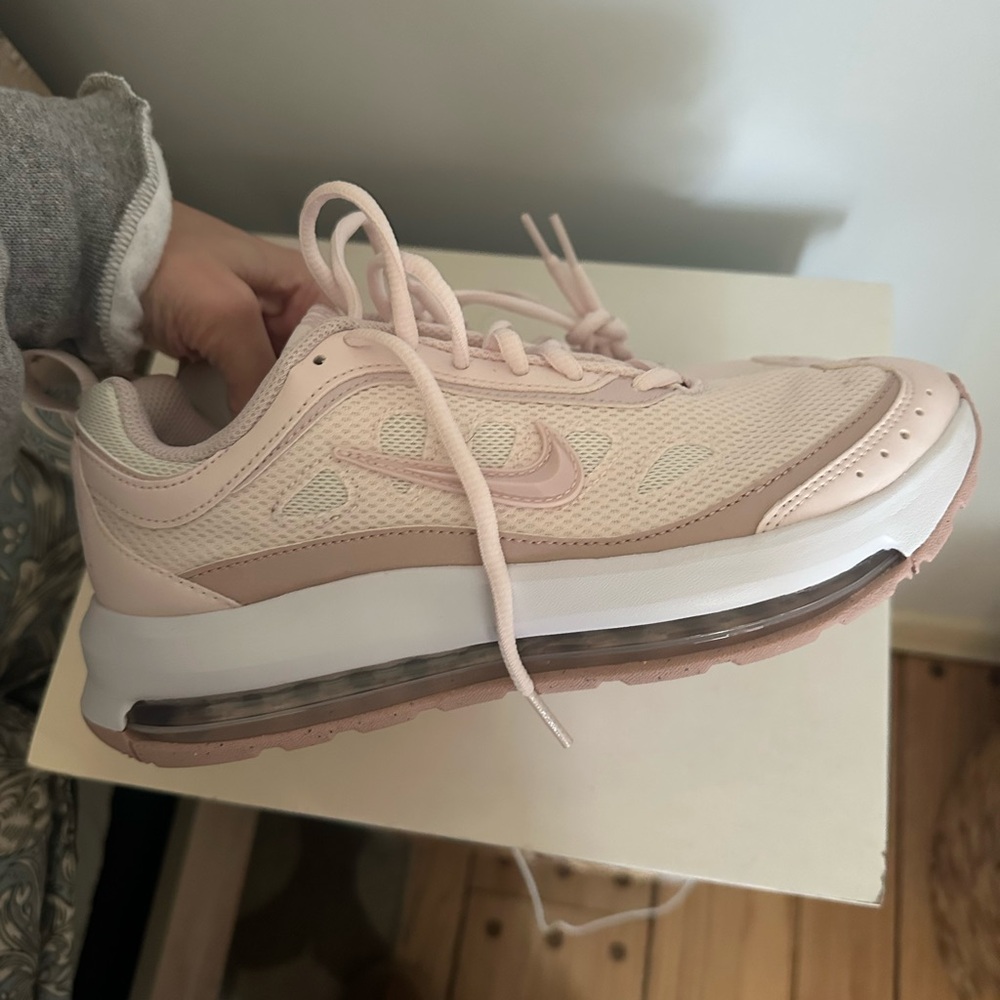 Nike Women's Pink Sneakers